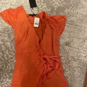 Cute ruffle wrap dress! NWT
